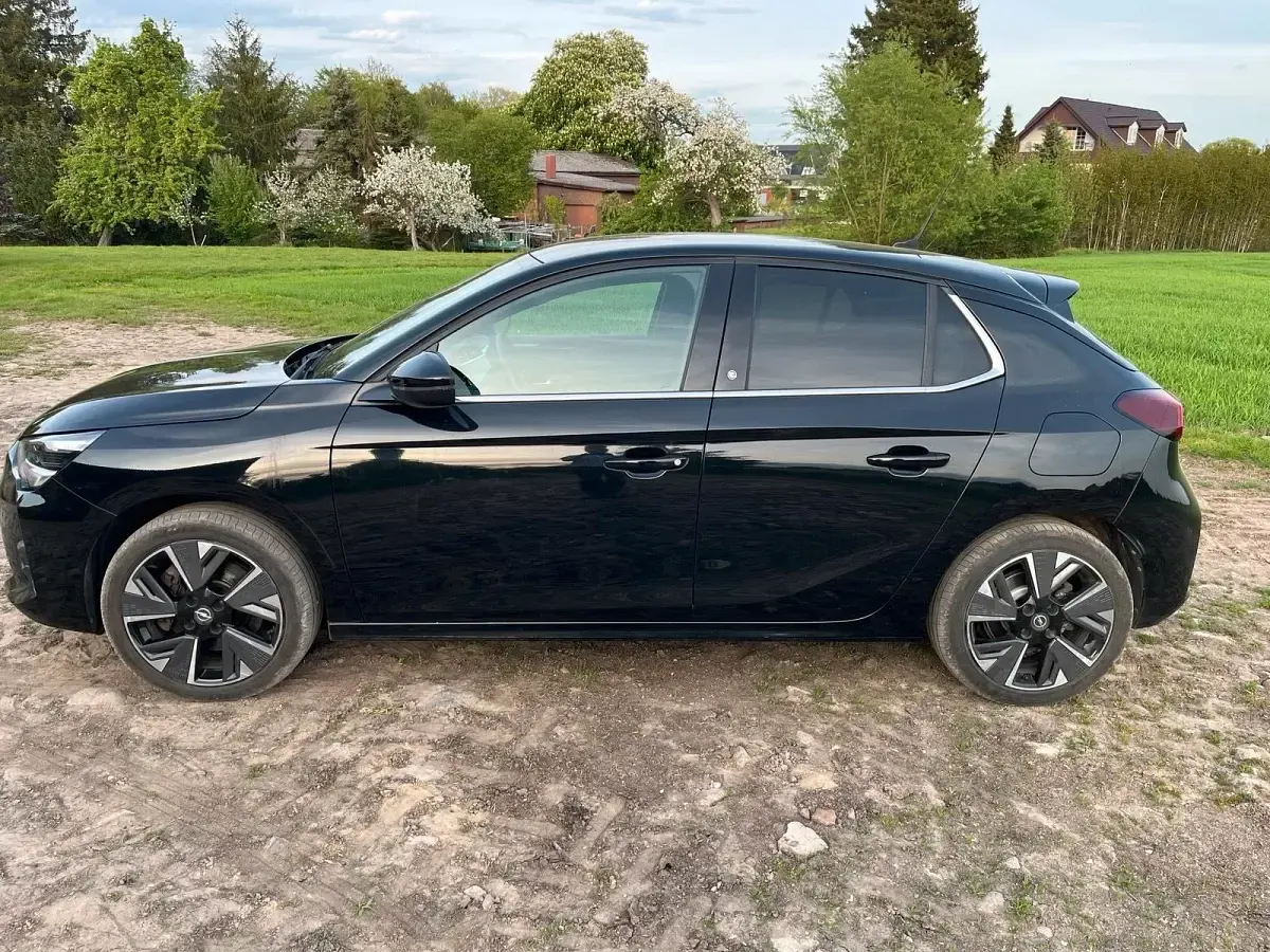 Gebraucht Opel Corsa-e Ultimate 102 kW (140 PS) 2021 Schwarz Kleinwagen