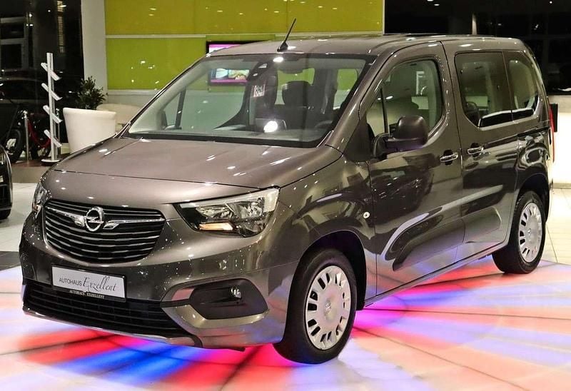 Moonstone grey Gebraucht 2021 Opel Combo Life Edition Van / Kleinbus | 16.950 € (Guter Preis) - Bild 1/4