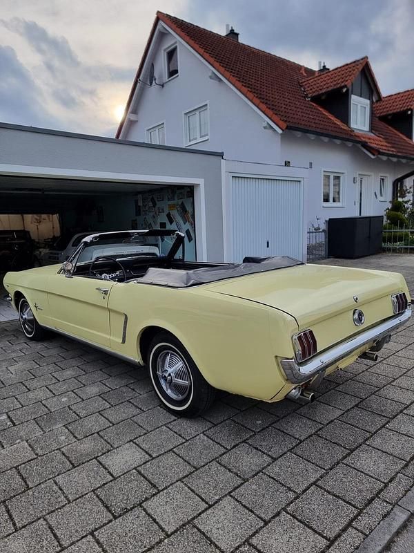 Gebraucht Ford Mustang 200 PS (147 kW) 1965 Gelb Cabrio