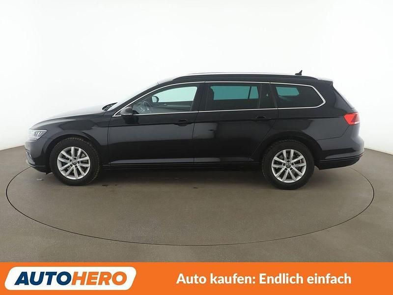 Gebraucht VW Passat Business 150 PS (110 kW) 2022 Schwarz Kombi