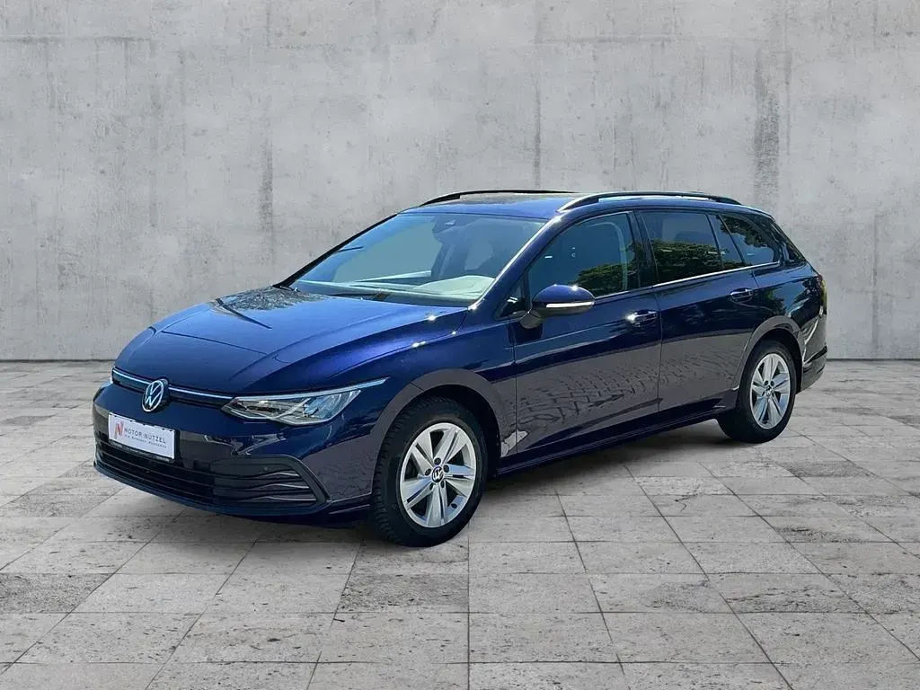 Gebraucht VW Golf VIII Life 116 PS (85 kW) 2021 Atlantik blue metallic Kombi