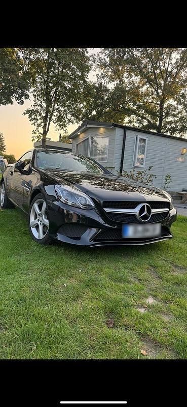 Gebraucht Mercedes SLC250 204 PS (150 kW) 2016 Schwarz Cabrio