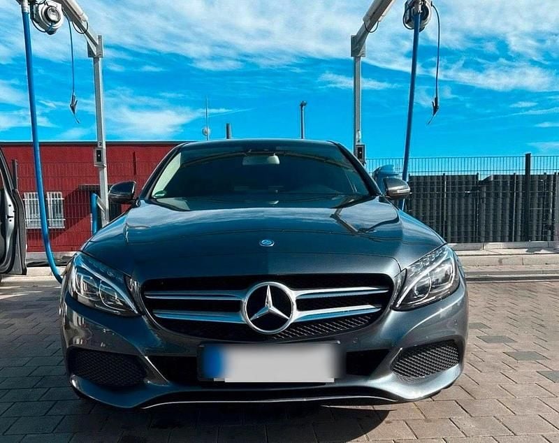 Grau Gebraucht 2015 Mercedes C220 Avantgarde Limousine | 18.000 € (Guter Preis) - Bild 1/4