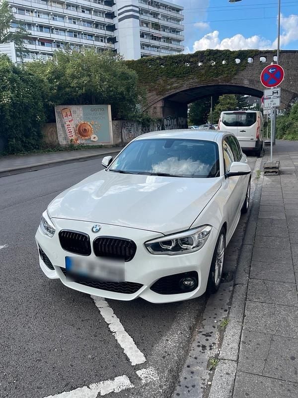 Weiß Gebraucht 2019 BMW 118 M Sport Kleinwagen | 16.800 € (Superpreis) - Bild 1/4
