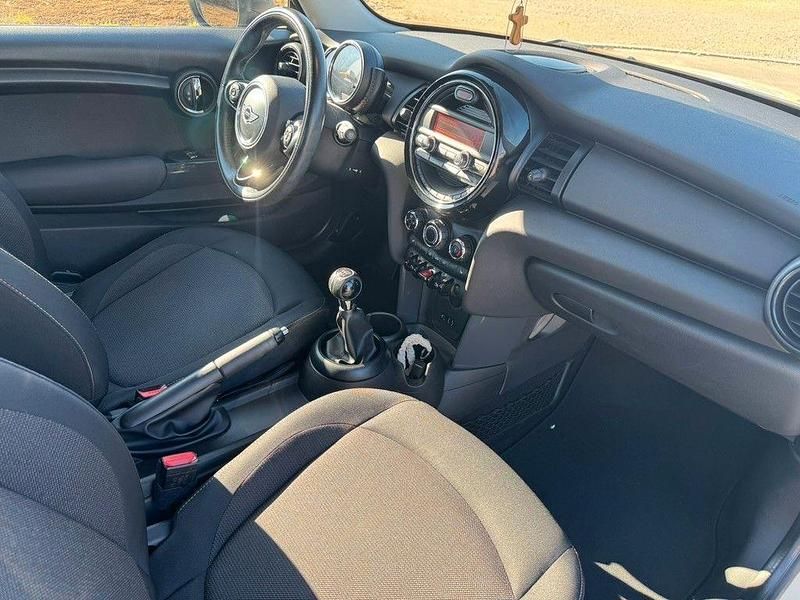 Usata Mini ONE 102 CV (75 kW) 2016 Beige Utilitaria