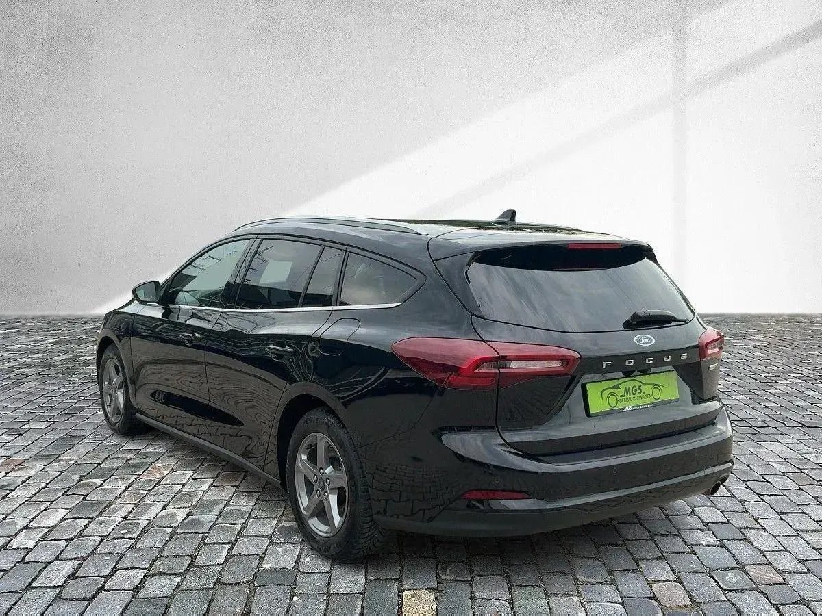 Gebraucht Ford Focus Titanium 125 PS (91 kW) 2022 Agate black metallic Limousine
