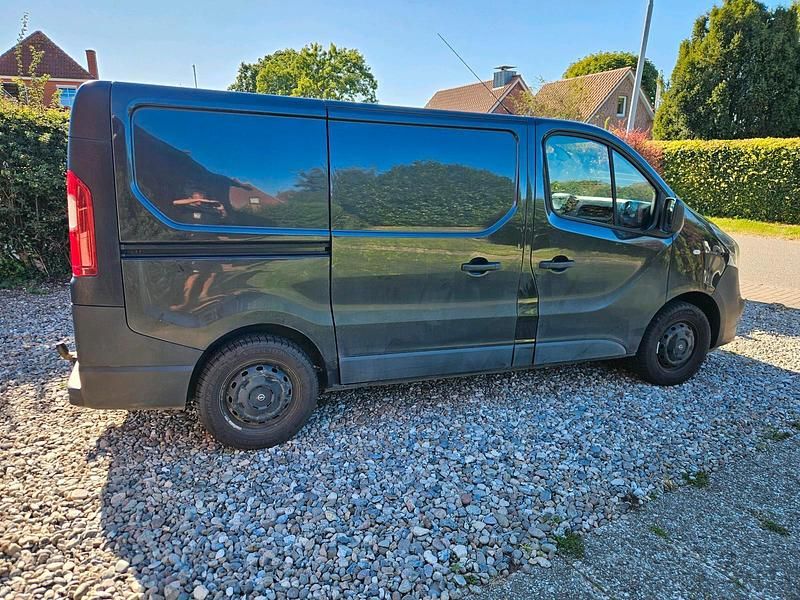 Gebraucht Opel Vivaro 120 PS (88 kW) 2016 Schwarz Van / Kleinbus