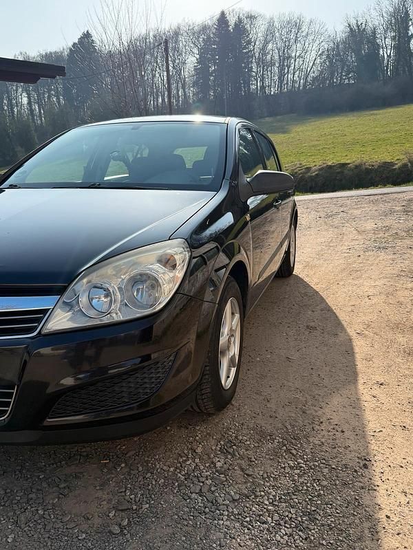 Gebraucht Opel Astra 90 PS (66 kW) 2009 Schwarz Limousine