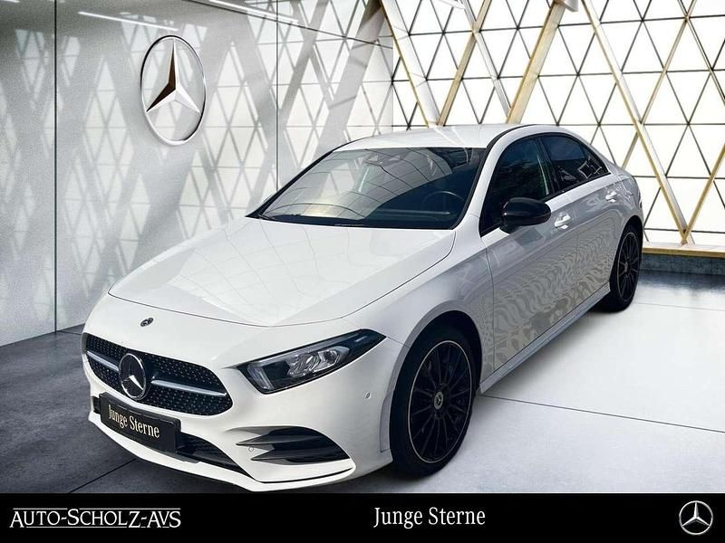 Unilack polarweiß Gebraucht 2022 Mercedes A250 AMG Limousine | 27.988 € (Fairer Preis) - Bild 1/4
