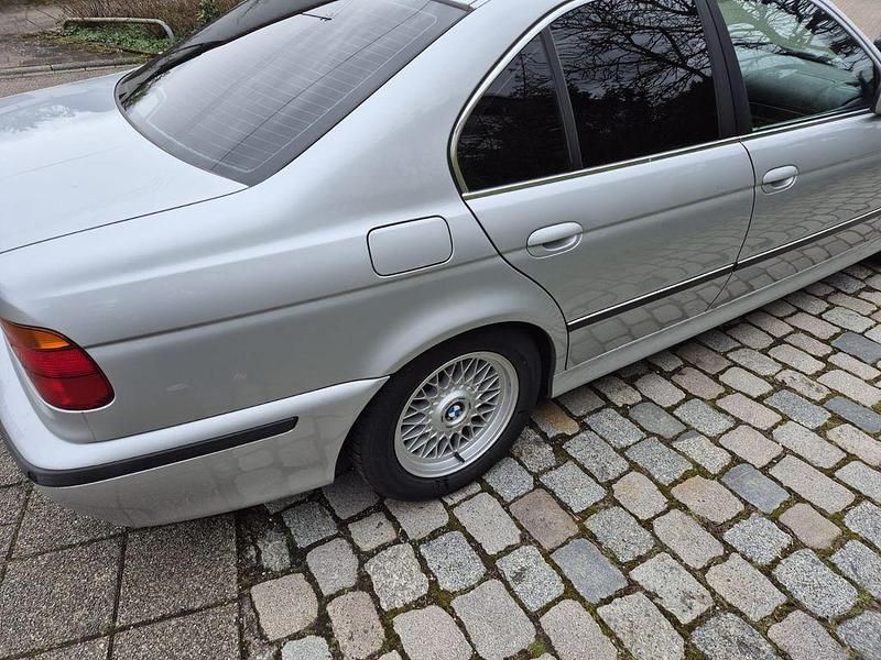 Gebraucht BMW 528 Performance 193 PS (141 kW) 2000 Silber Limousine
