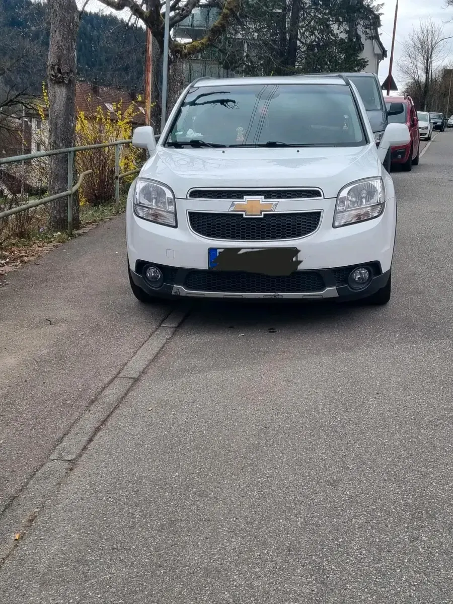 Gebraucht Chevrolet Orlando 163 PS (119 kW) 2012 Weiß Van / Kleinbus