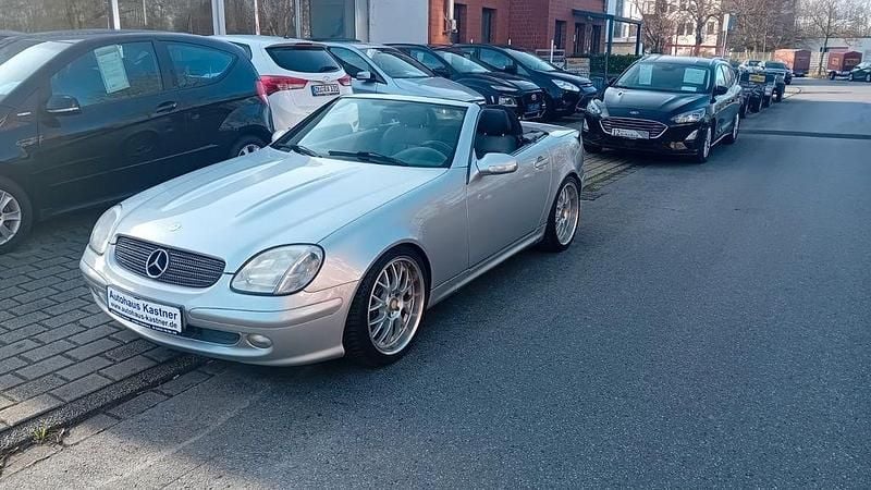 Silber Gebraucht 2000 Mercedes SLK200 Cabrio | 6.999 € (Etwas zu teuer) - Bild 1/4