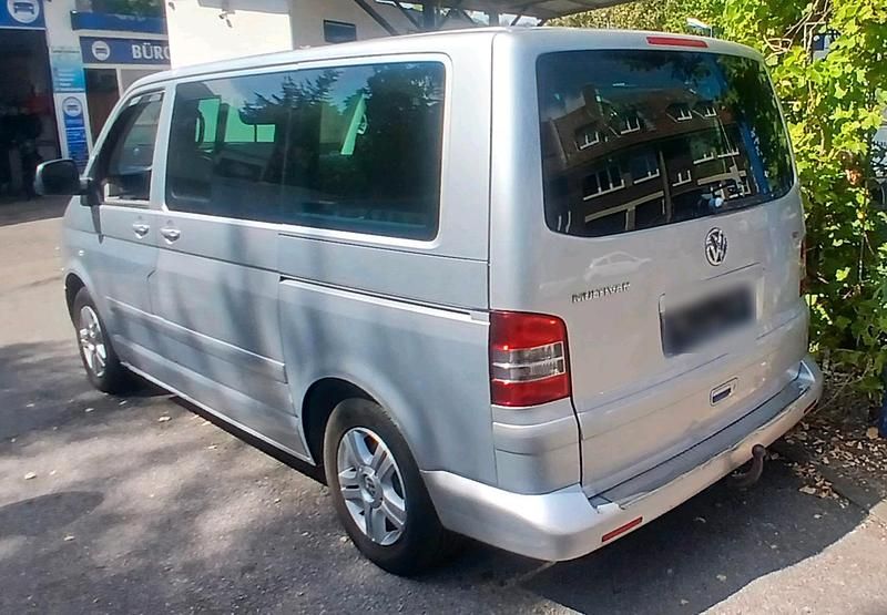 Silber Gebraucht 2004 VW T5 Highline Van | 6.900 € (Superpreis) - Bild 1/4