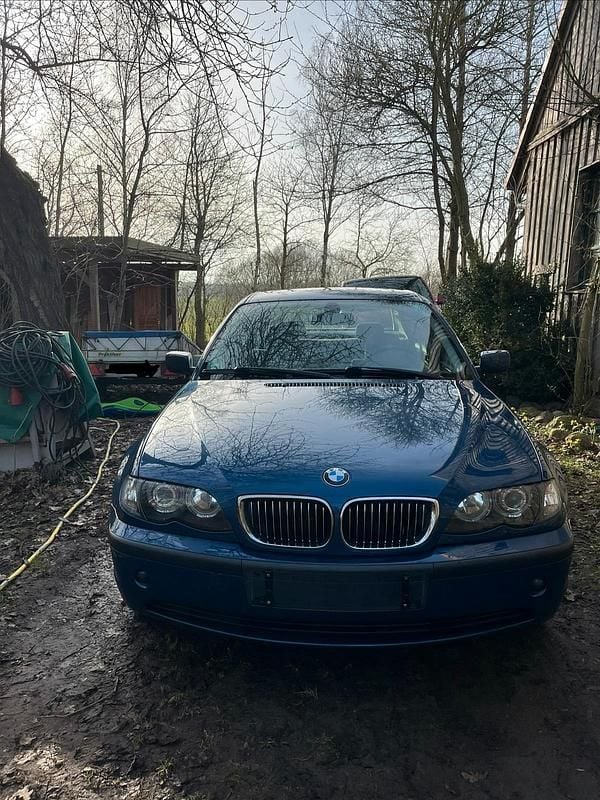 Second-hand BMW 320 170 CP (125 kW) 2002 Albastru Berlinǎ