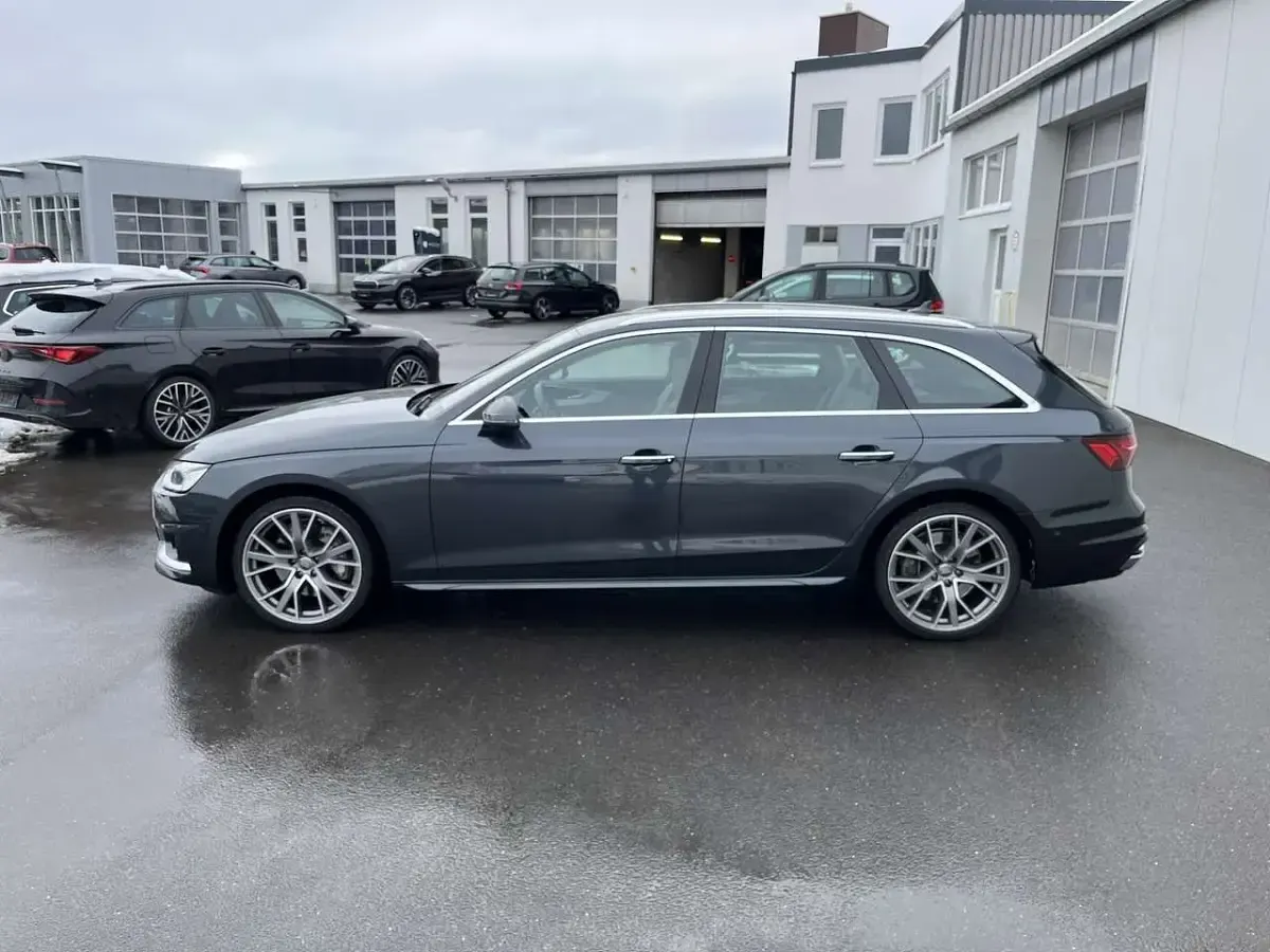 Gebraucht Audi A4 Advanced Plus 231 PS (169 kW) 2019 Grau Kombi
