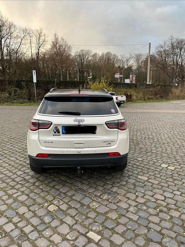 Gebraucht Jeep Compass Limited 170 PS (125 kW) 2018 Weiß SUV