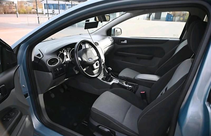 Gebraucht Ford Focus 116 PS (85 kW) 2009 Blau Coupé
