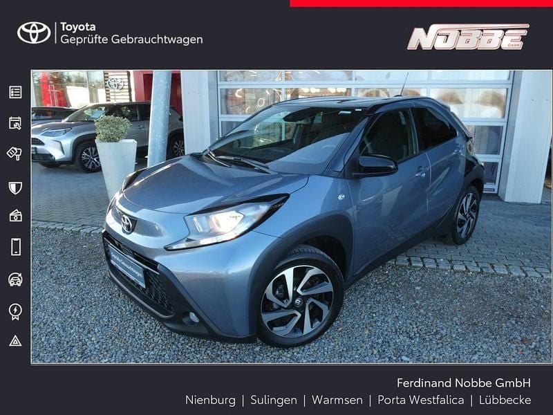 Gebraucht Toyota Aygo X Basis 72 PS (52 kW) 2025 Juniper blue /dach schwarz SUV