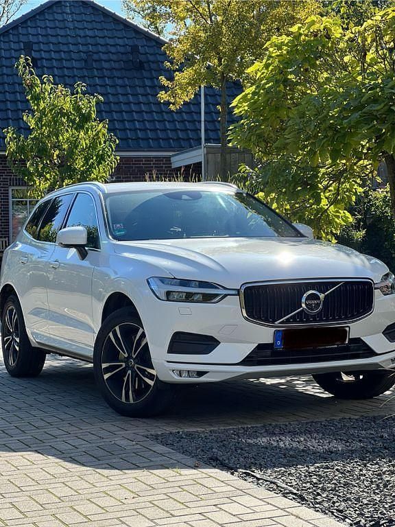 Weiß Gebraucht 2018 Volvo XC60 Momentum SUV | 27.999 € (Guter Preis) - Bild 1/4