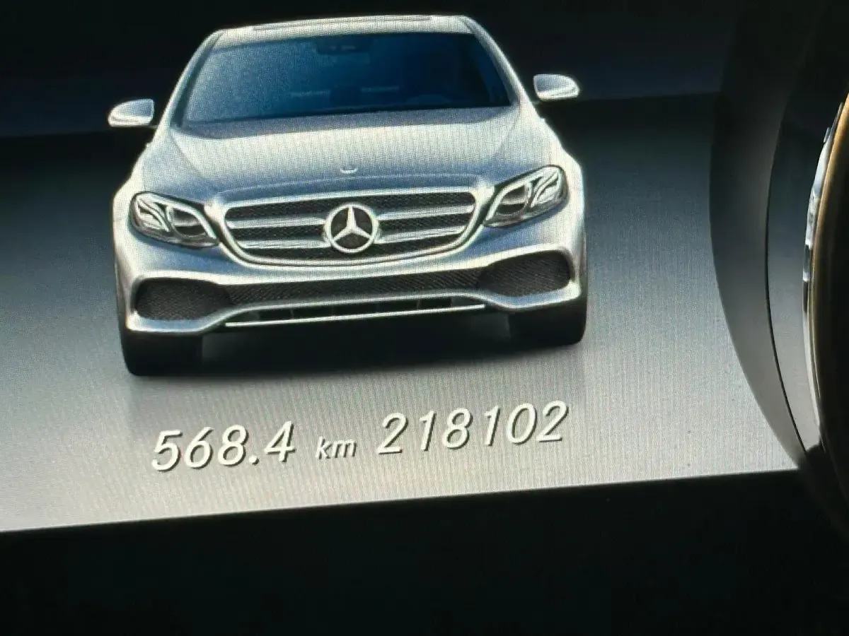 Gebraucht Mercedes E200 184 PS (135 kW) 2018 Grau Limousine