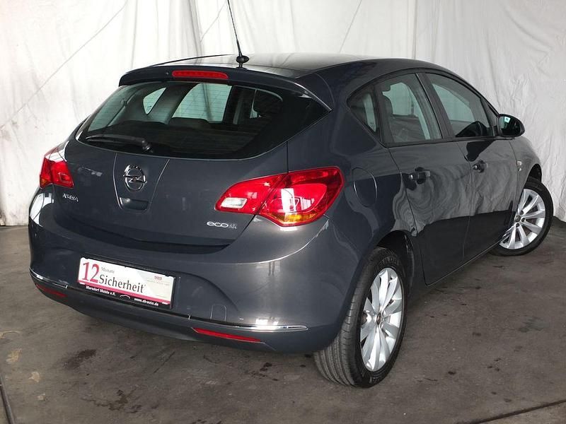 Gebraucht Opel Astra Active 101 PS (74 kW) 2013 Grau Limousine