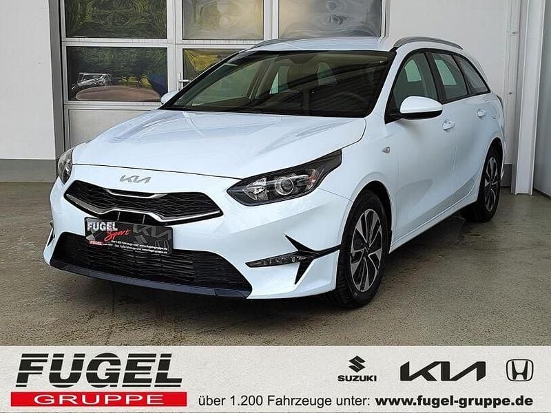 Weiss Neu 2025 Kia Ceed | 23.868 € (Guter Preis) - Bild 1/4