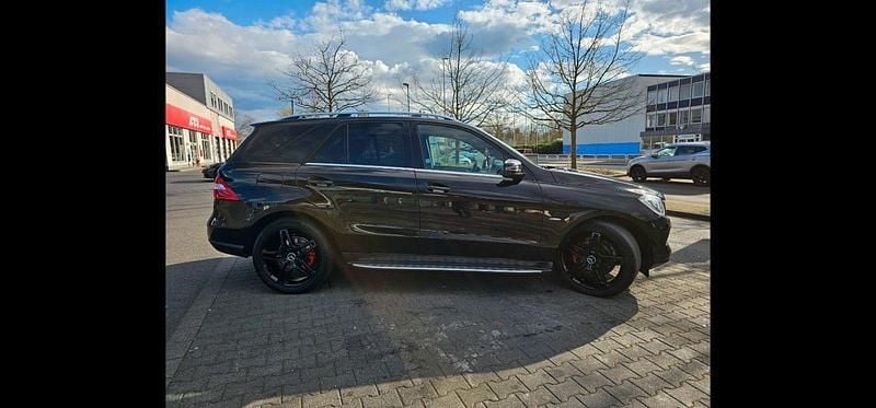 Gebraucht Mercedes ML350 258 PS (189 kW) 2012 Schwarz SUV