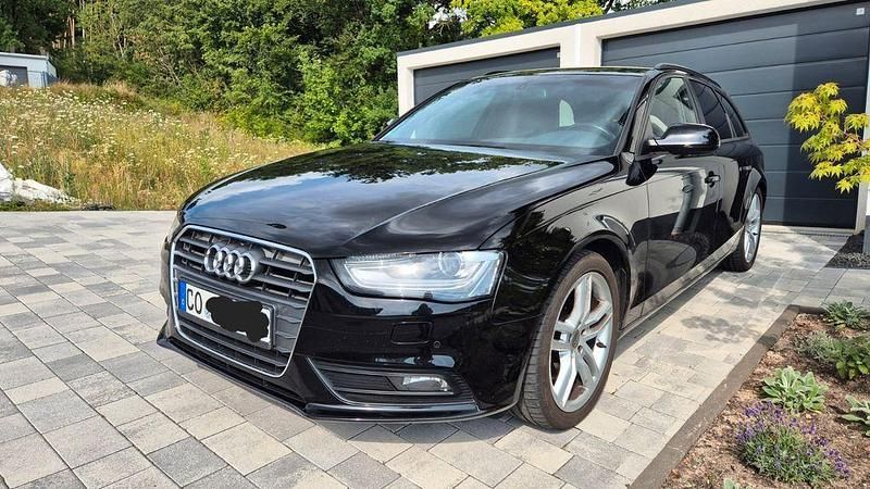 Schwarz Gebraucht 2013 Audi A4 S-Line Kombi | 11.500 € (Fairer Preis) - Bild 1/4