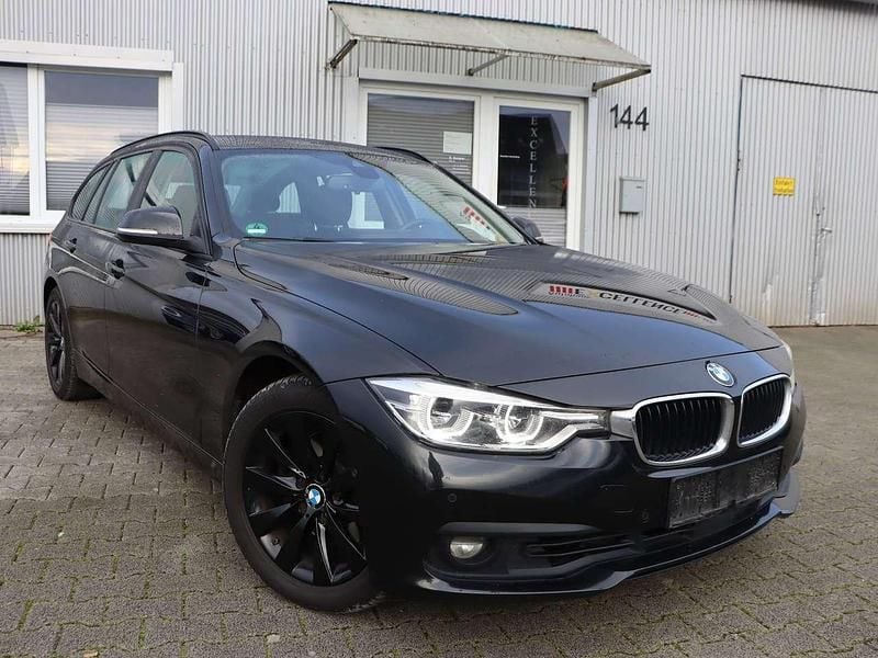 Gebraucht BMW 330 Advantage 258 PS (189 kW) 2019 Schwarz Kombi