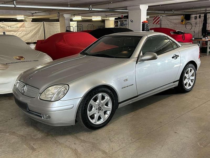 Brillantsilber Gebraucht 1999 Mercedes SLK230 Cabrio | 6.499 € (Etwas zu teuer) - Bild 1/4