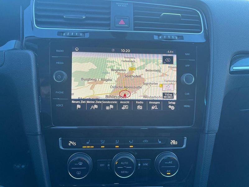 Gebraucht VW Golf VII Highline 150 PS (110 kW) 2018 Weiß Limousine