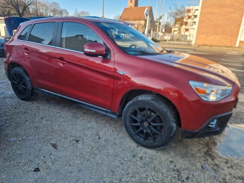 Gebraucht Mitsubishi ASX 150 PS (110 kW) 2012 Rot SUV