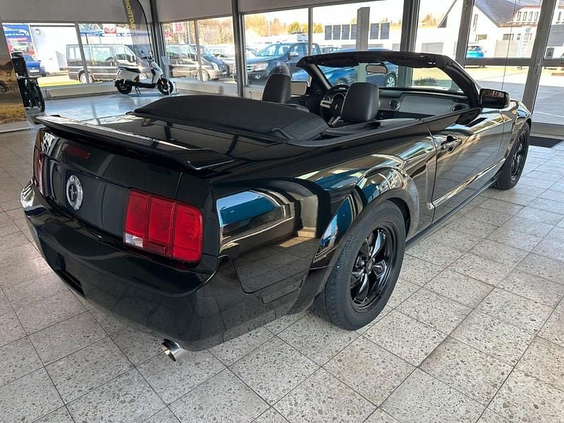 Gebraucht Ford Mustang 205 PS (150 kW) 2006 Schwarz Cabrio