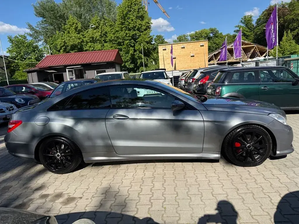 Gebraucht Mercedes E250 204 PS (150 kW) 2009 Silber Coupé