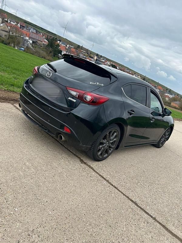 Używany Mazda 3 Black Limited 150 KM (110 kW) 2015 Czarny Sedan/Limuzyna