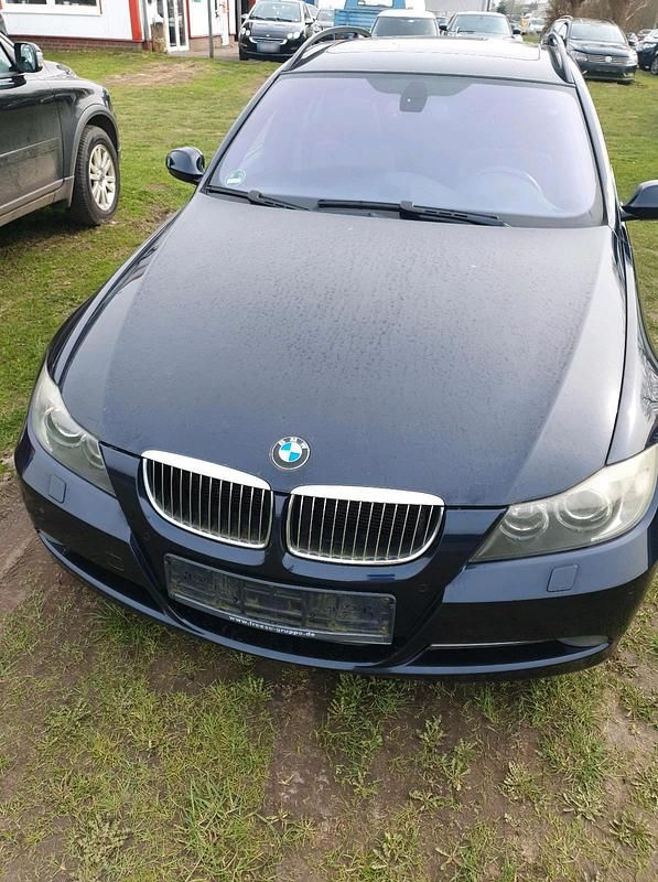 Gebraucht BMW 330 230 PS (169 kW) 2005 Blau Kombi