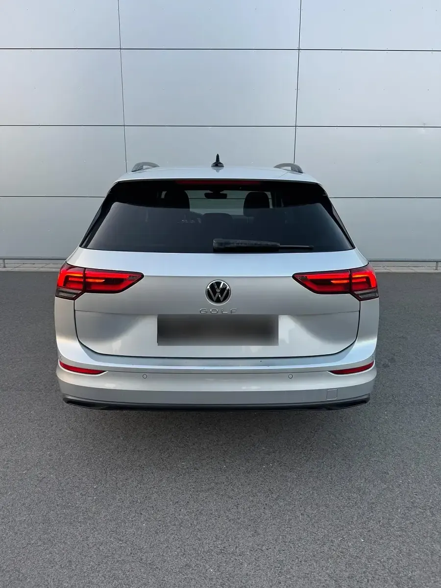 Gebraucht VW Golf VIII Life 150 PS (110 kW) 2022 Silber Kombi