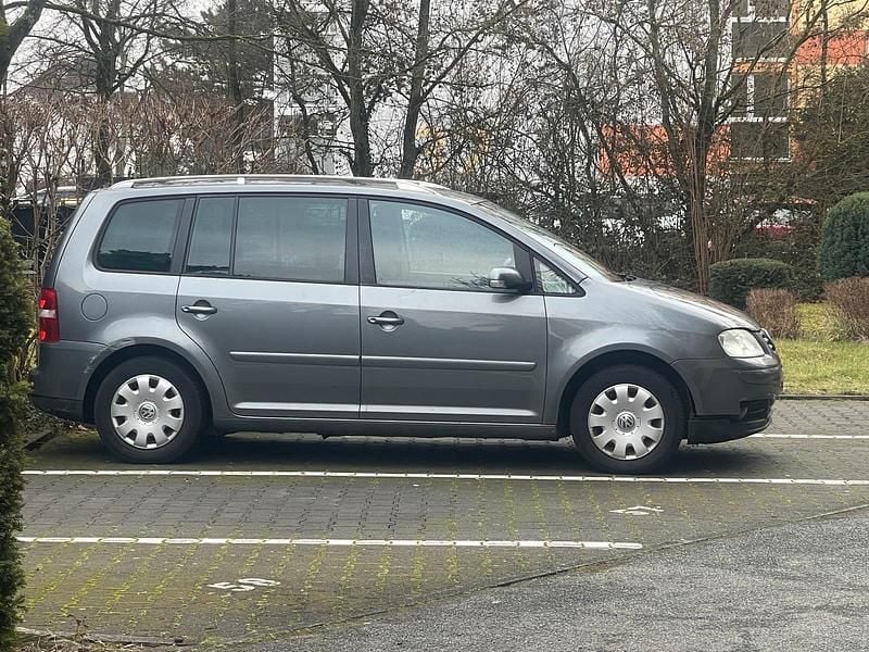 Andere farben Gebraucht 2005 VW Touran Van / Kleinbus | 800 € (Superpreis) - Bild 1/4