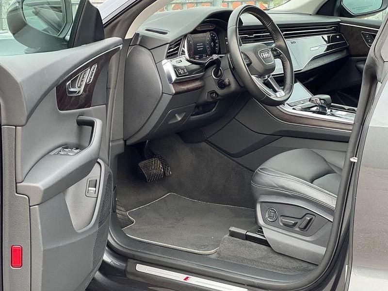 Gebraucht Audi Q8 Ambiente 340 PS (250 kW) 2019 Grau SUV