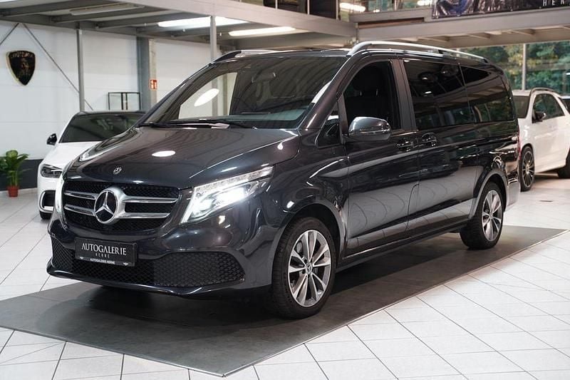 Grau Gebraucht 2020 Mercedes V300 Edition Van / Kleinbus | 43.900 € (Fairer Preis) - Bild 1/4