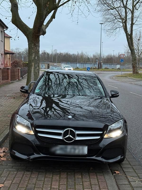 Schwarz Gebraucht 2014 Mercedes C200 Limousine | 14.000 € - Bild 1/4