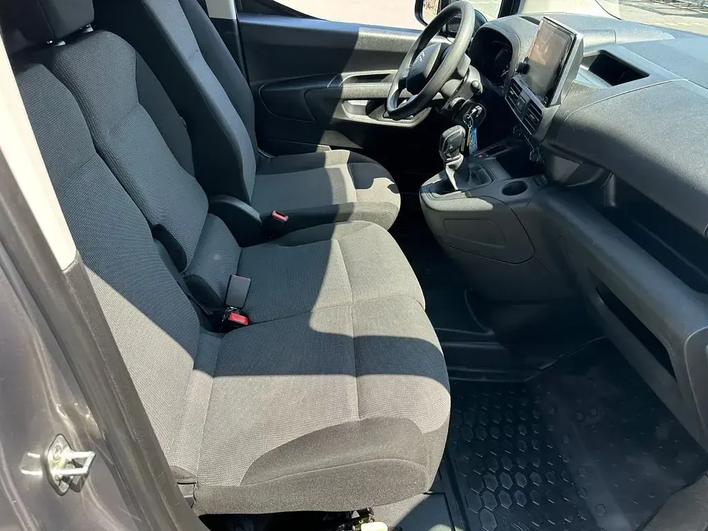 Gebraucht Citroën Berlingo 102 PS (75 kW) 2021 Grau Van / Kleinbus