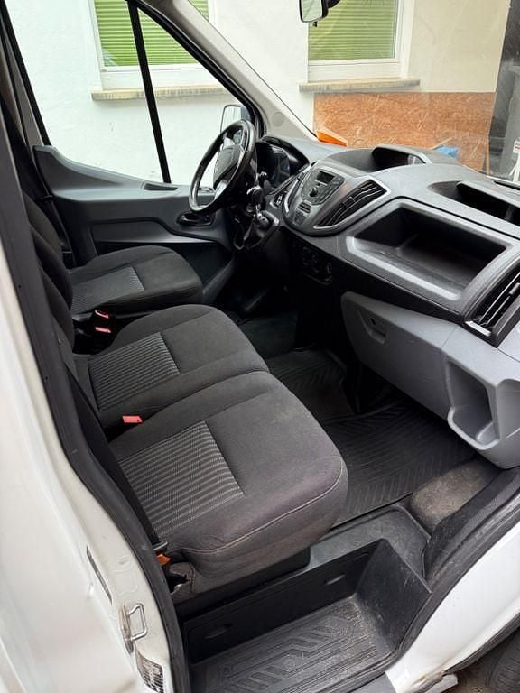 Second-hand Ford Transit 105 CP (77 kW) 2018 Alb Monovolum