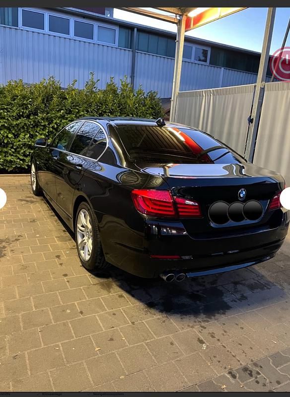 Schwarz Gebraucht 2011 BMW 520 Limousine | 9.200 € (Superpreis) - Bild 1/3