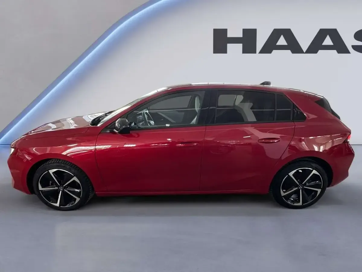 Usata Opel Astra Elegance 110 CV (80 kW) 2023 Rosso Berlina