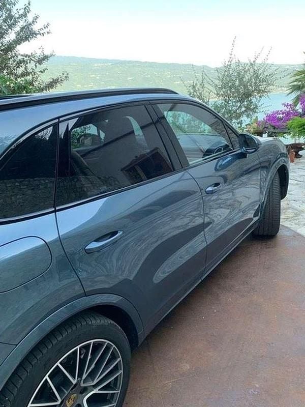 Gebraucht Porsche Cayenne Turbo 549 PS (403 kW) 2018 Blau SUV