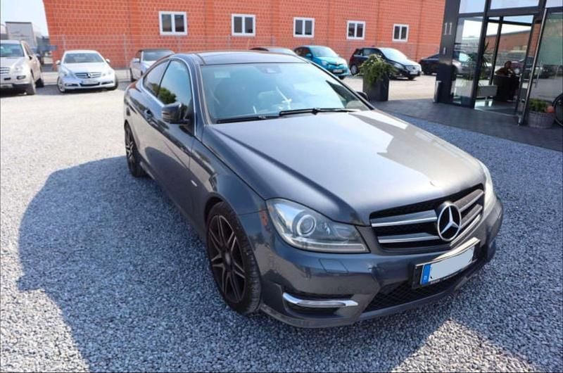Grau Gebraucht 2012 Mercedes C250 AMG Coupé | 14.000 € (Fairer Preis) - Bild 1/4