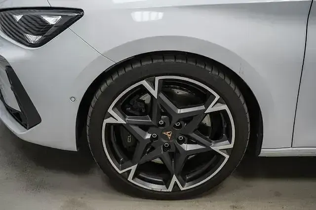 Second-hand Cupra Leon VZ 333 CP (244 kW) 2025 Andere