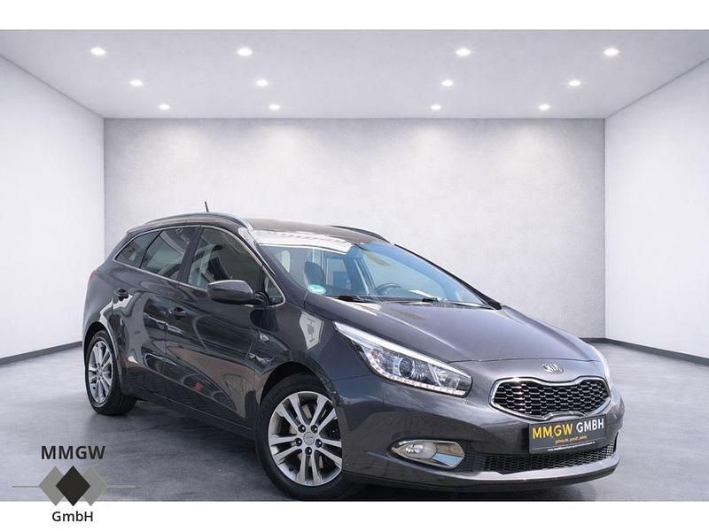 Gebraucht Kia Ceed Sportswagon 128 PS (94 kW) 2014 Grau Kombi