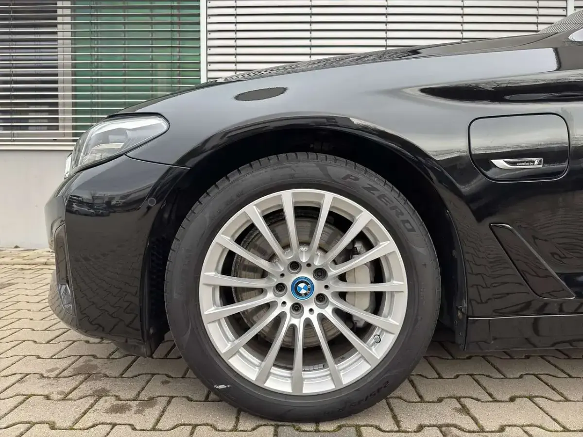 Gebraucht BMW 530e 292 PS (214 kW) 2022 Schwarz Limousine